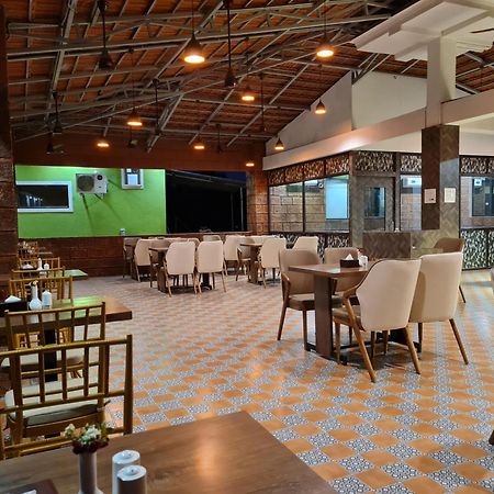 Hillrock Resort & Villas, Neral-Карджат Екстер'єр фото